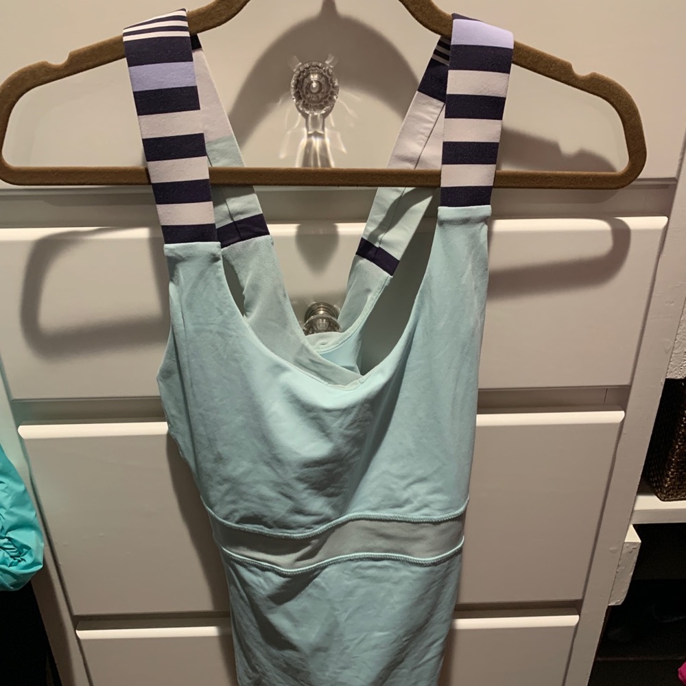 Lululemon size 12 workout tank